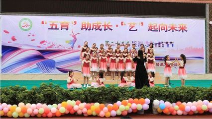 南溪區大觀鎮中心小學 藝術節與課后服務成果交相輝映，歌唱表演展風采